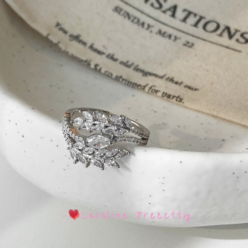 A fashionable and versatile, light luxury, shining zircon leaf adjustable ring, a niche, simple and high-end jewelry for women
