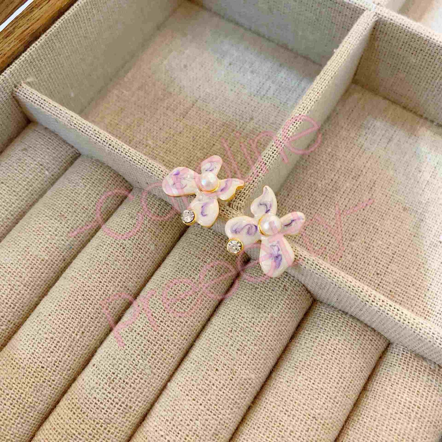 Mid-style Baroque pearl earrings