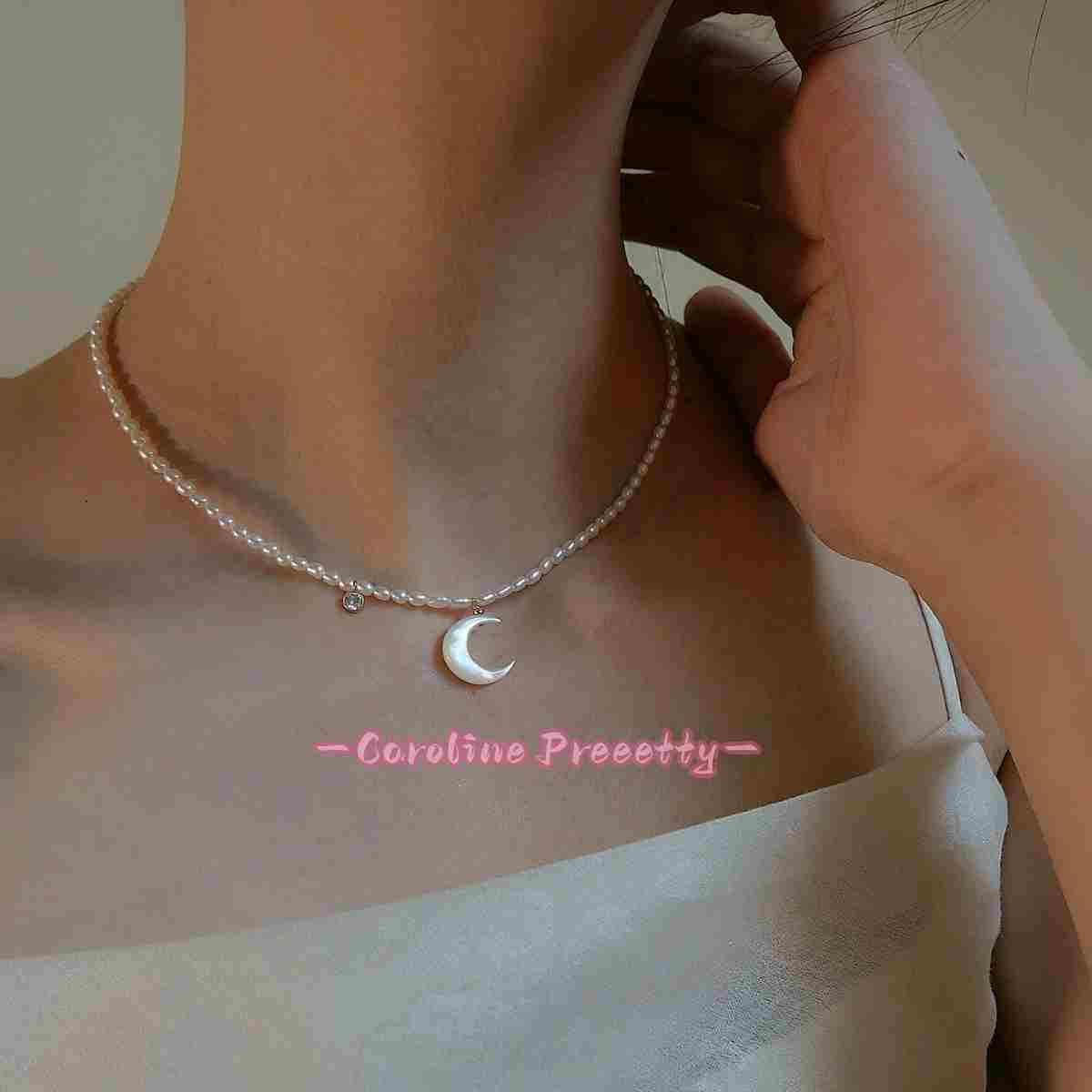 Moon White mother-of-pearl necklace