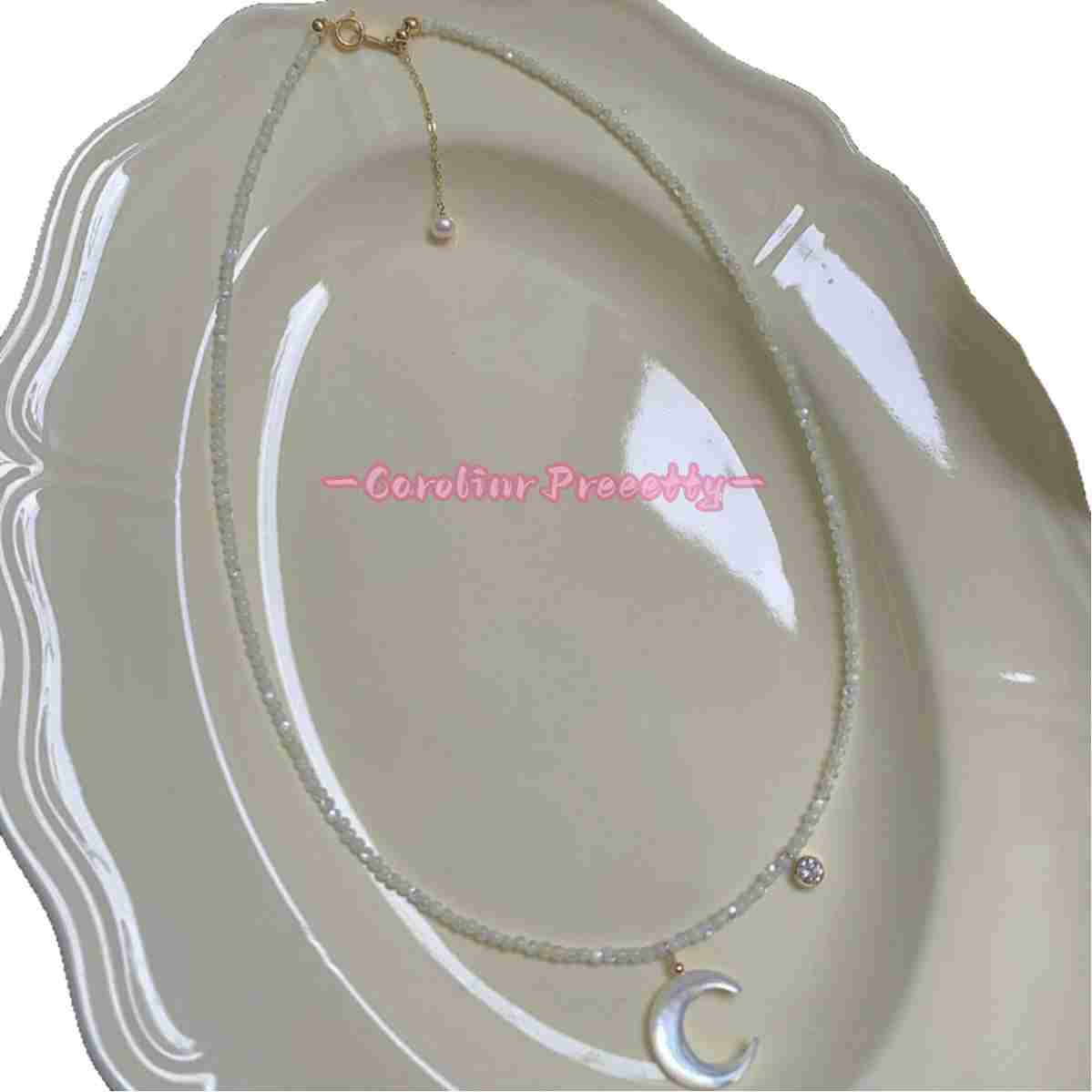 Moon White mother-of-pearl necklace