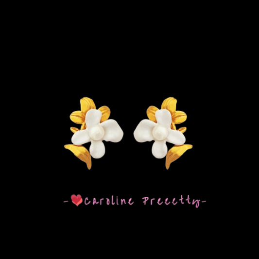 French small fragrance style white flower stud earrings
