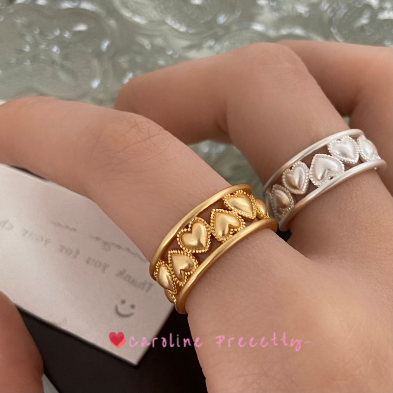 Heart-shaped hollowed-out ring for women, a fashionable and personalized gold-plated open-top ring with an ins adjustable design