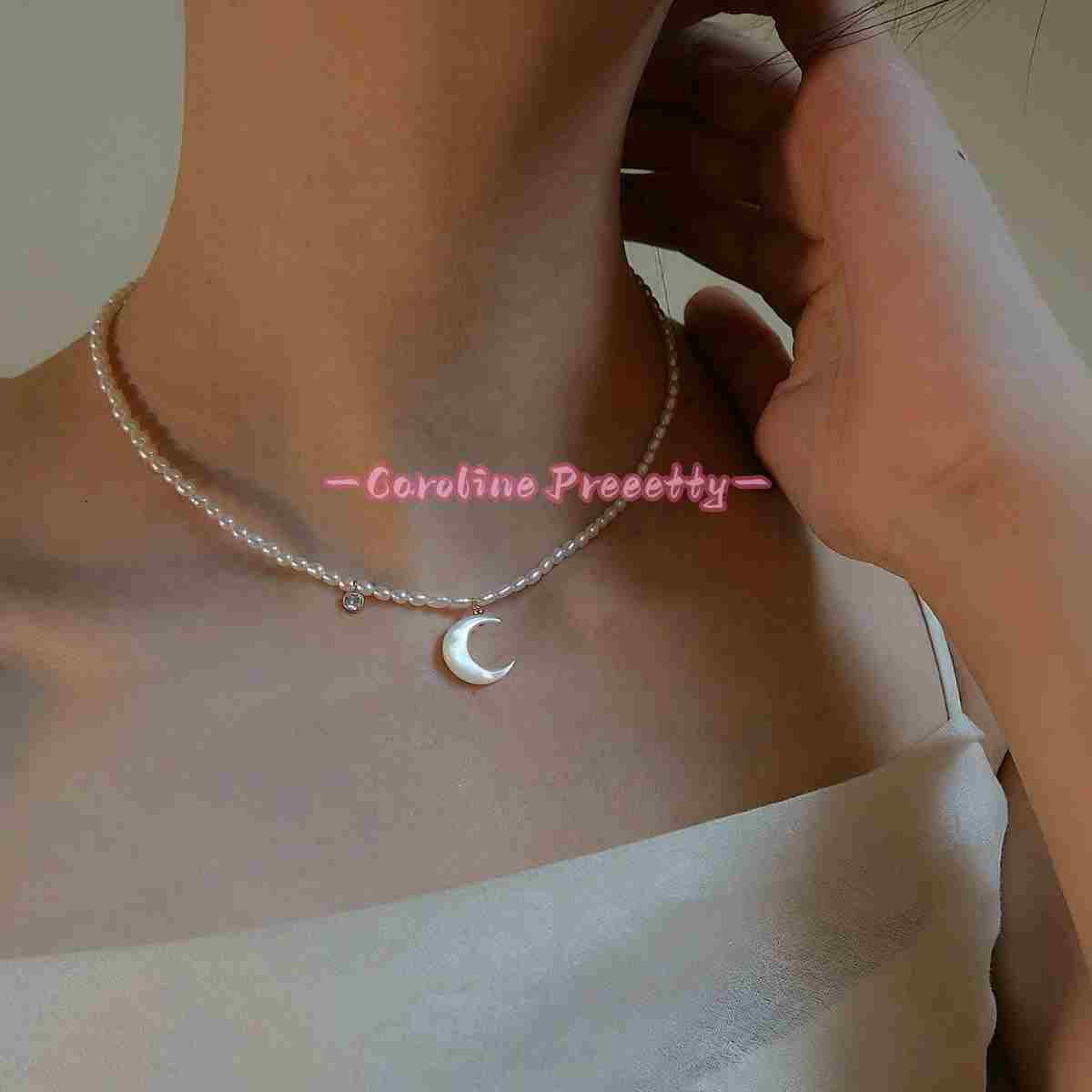 Moon White mother-of-pearl necklace