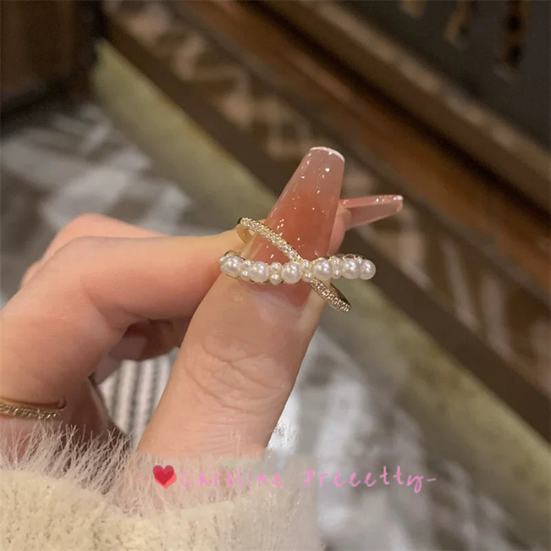 Zirconium-encrusted bright pearl ring