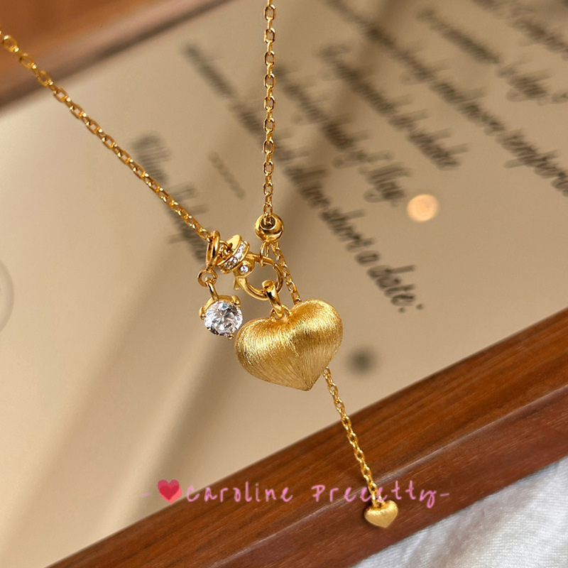 French retro light luxury brushed heart-shaped running ring necklace