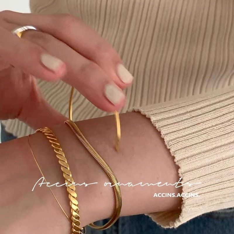 European and American gold bracelet, geometric simplicity, extremely fine snake bone bracelet, high color retention titanium steel bracelet chain, gender-neutral jewelry