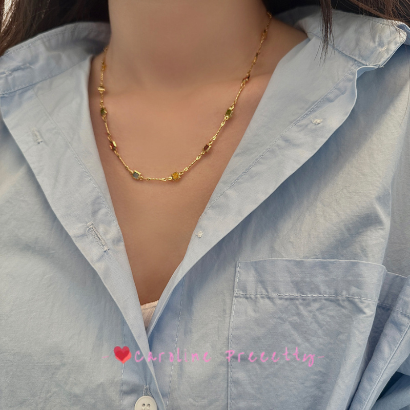 Multi-color gemstone-like metal retro necklace with a feminine charm, a female collarbone chain, and an ins style