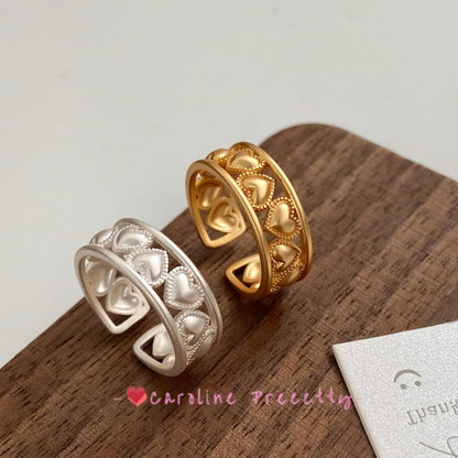 Heart-shaped hollowed-out ring for women, a fashionable and personalized gold-plated open-top ring with an ins adjustable design