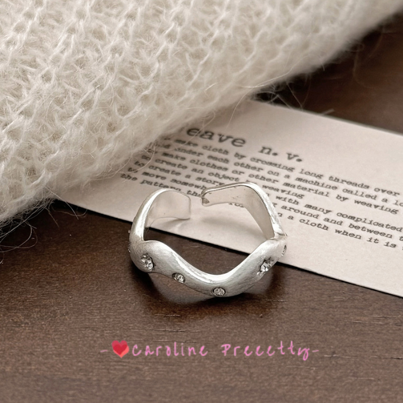 Fashionable brushed wave ring, light luxury, high-end, versatile, individual and elegant ring, retro diamond-encrusted, simple and trendy jewelry