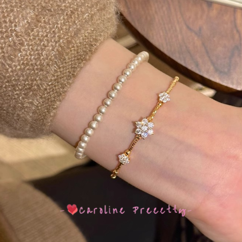 French retro exquisite zircon sparkling flower bracelet