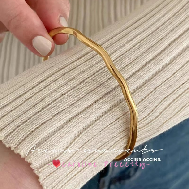 French retro geometric titanium steel thick bracelet, wide-edge geometric bracelet, wavy irregular personality, couple without gender