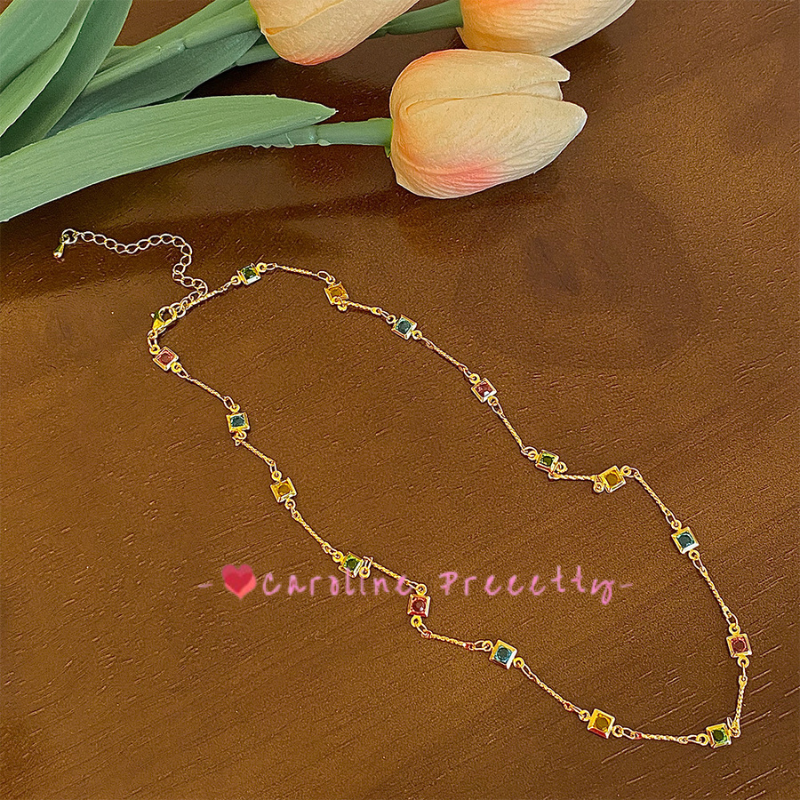 Multi-color gemstone-like metal retro necklace with a feminine charm, a female collarbone chain, and an ins style