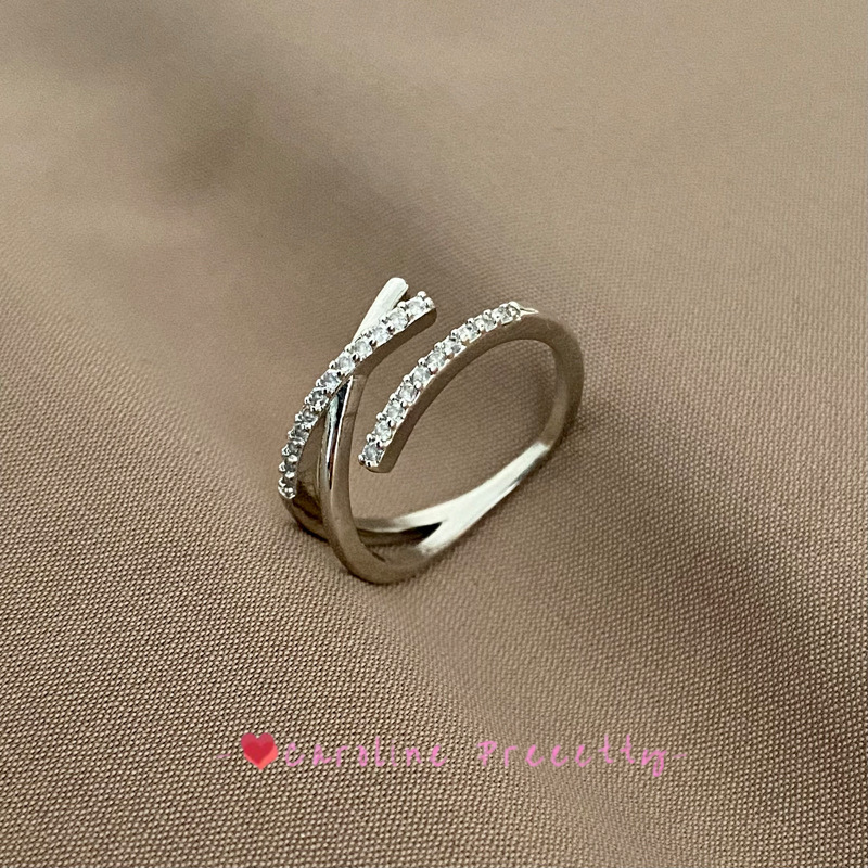 A simple and cold style cross-zirconia ring for women's fashion and individuality, an ins trendy Japanese-style light luxury fragrance ring accessory