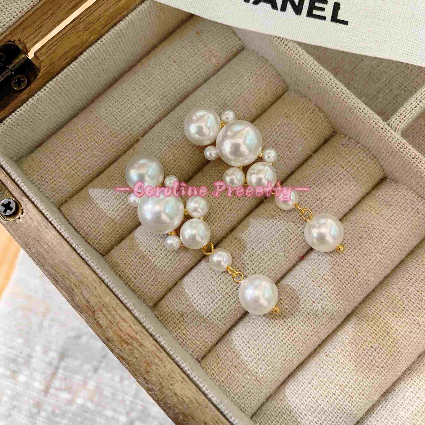 Mid-style Baroque pearl earrings