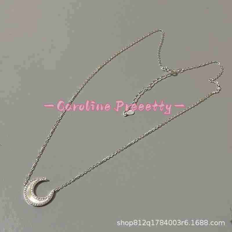 A bright Moon French light luxury deep-sea natural white mother-of-pearl 925 silver Moon necklace